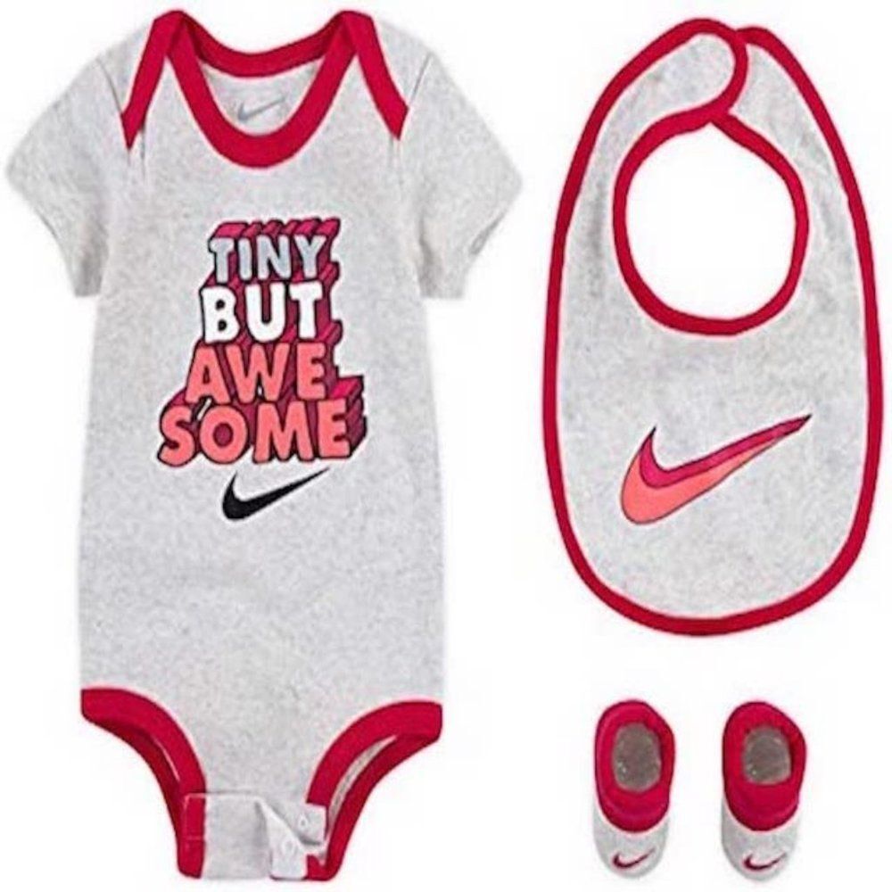 Nike Baby`s Bodysuit, Bib and Booties 3 Piece Set (Grey(NN0444-X58)/Red, 0-6 Mon